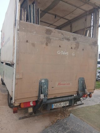 Nissan Atleon 2004