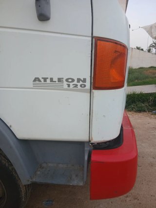 Nissan Atleon 2004