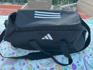 Bolsa deportiva Adidas negra