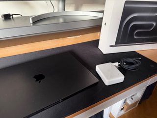MacBook Pro, M3 Pro, 16”, 18GB RAM 512GB SSD
