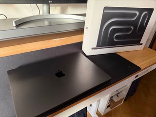 MacBook Pro, M3 Pro, 16”, 18GB RAM 512GB SSD