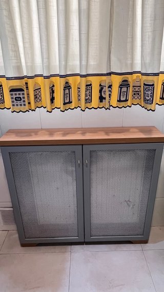 Mueble cubre radiador con tapa madera/puertas gris