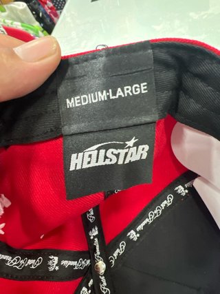 Gorra Hellstar Roja con Brillantes