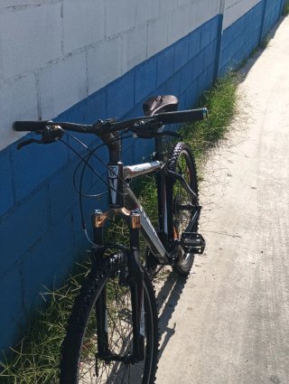 Bicicleta da montagna Trek serie 4