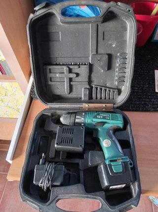 Taladro Casals 9,6V con maletín y cargador