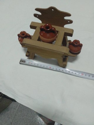Cantarera de madera con 3 cántaros