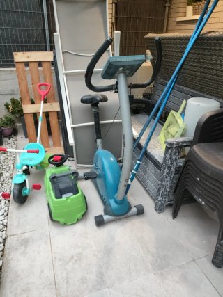 Bicicleta Estática Azul y Gris