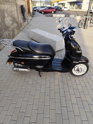 Peugeot Django 125 Negra