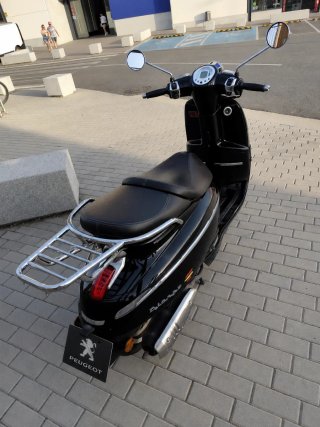 Peugeot Django 125 Negra