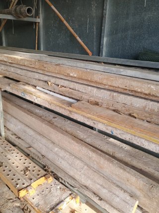 Tablones de madera para construcción de 4.50 de4 .