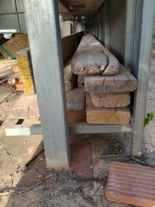 Tablones de madera para construcción de 4.50 de4 .