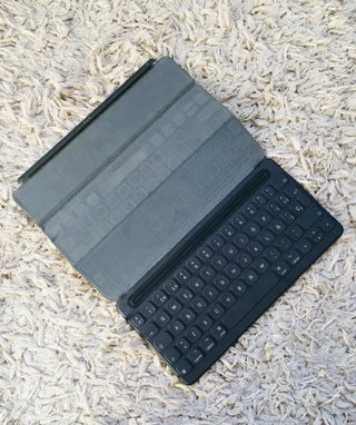 Funda Teclado Smart Keyboard Folio iPad 7ª Gen