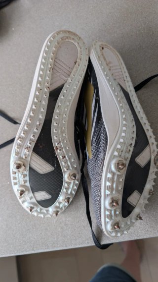 Zapatillas Atletismo Brooks Dorado/Gris