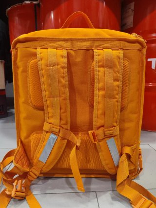 Mochila y Chaqueta Just Eat Euro 2020
