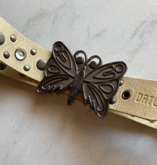 Cintura in pelle con borchie e strass Datch