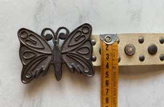 Cintura in pelle con borchie e strass Datch