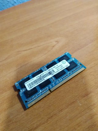 Memoria RAM DDR3 2GB per PC portatile PC3-10600S
