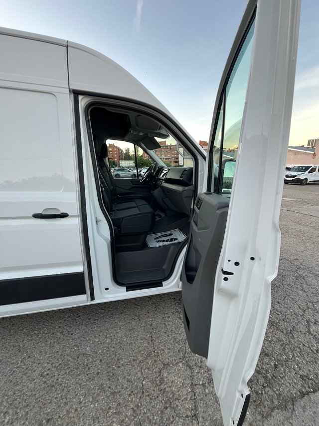 Volkswagen Crafter 2024 L3H3 65.000 KM