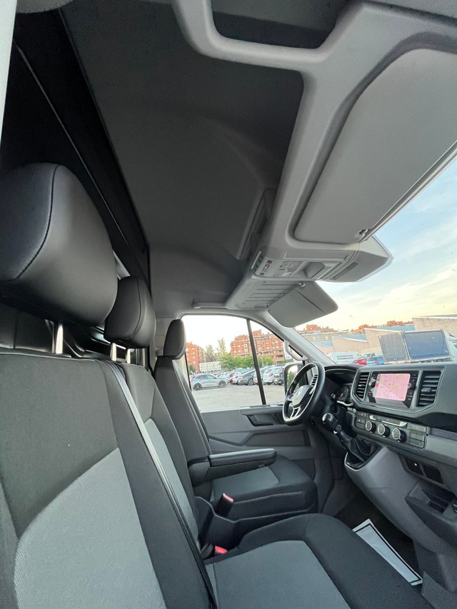 Volkswagen Crafter 2024 L3H3 65.000 KM