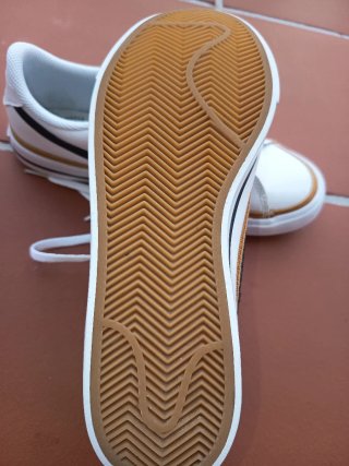 Zapatillas Nike Blancas y Negras