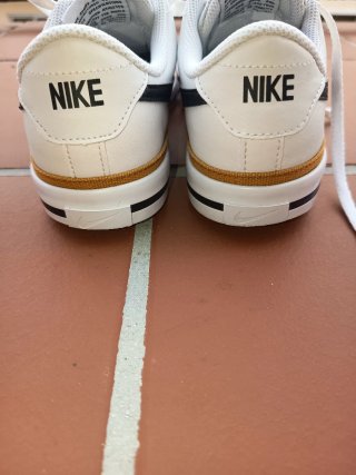 Zapatillas Nike Blancas y Negras