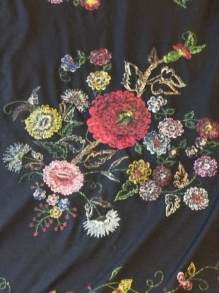 Mantón de Manila Negro Bordado Flores