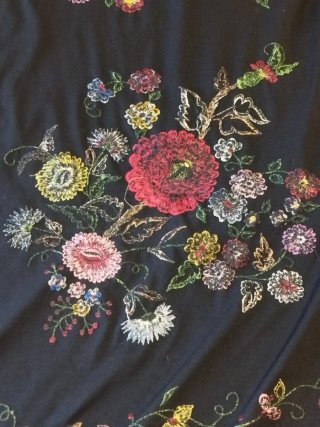 Mantón de Manila Negro Bordado Flores