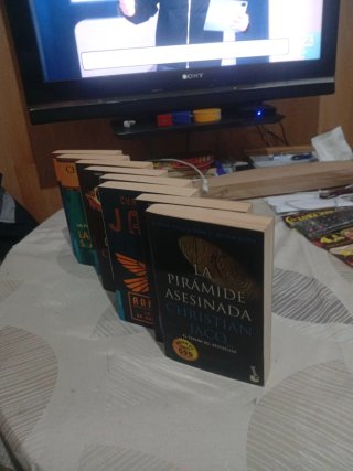 Pack de 8 libros del historiador Christian Jacq