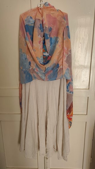 Vestido dos capas "Sur les toits de Paris" (R78)