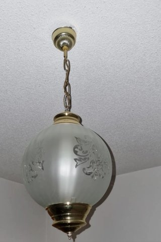 Lámpara globo antigua dorada