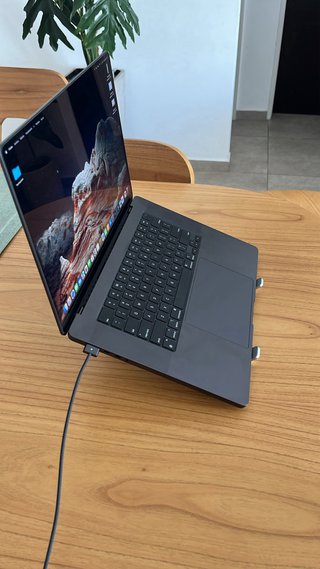MacBook Pro 16” M3 Pro 18GB / 512GB