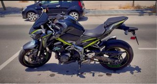 Kawasaki Z900 Negra y Verde