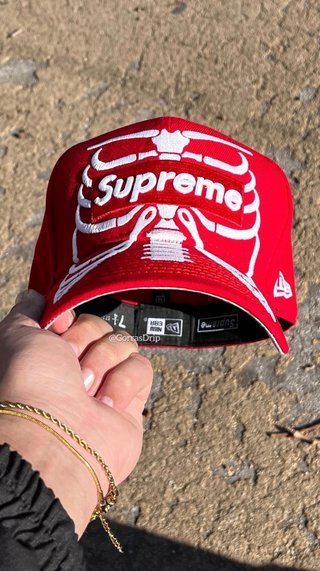 Gorra Supreme Roja Esqueleto talla 7