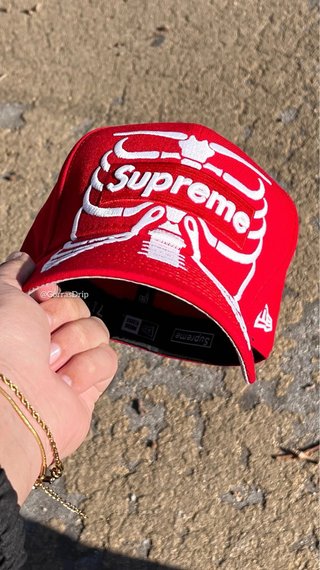 Gorra Supreme Roja Esqueleto talla 7