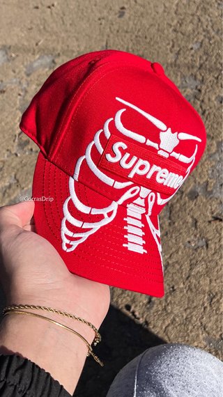 Gorra Supreme Roja Esqueleto talla 7