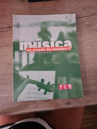 UN MUNDO DE SONIDOS C - L.A. - 2022