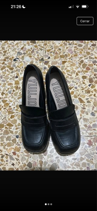 Zapatos negros de tacón
