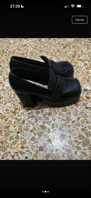 Zapatos negros de tacón