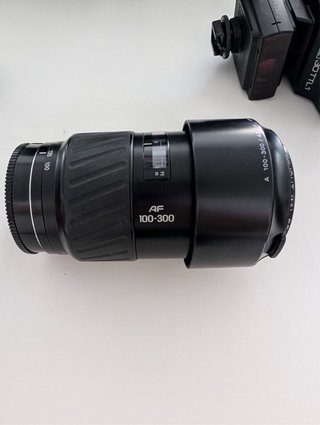 Cámara analógica Minolta Dynax 8000i + accesorios