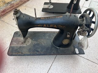 3 Máquinas de Coser Antiguas Alfa