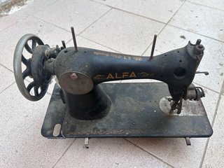 3 Máquinas de Coser Antiguas Alfa