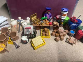 Playmobil Lote Accesorios Barricas y Figuras