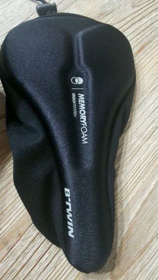 Sillín Btwin y funda de gel