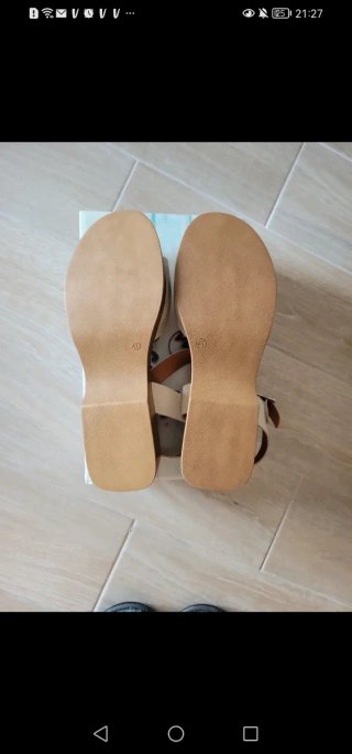 Sandalias Karralli Beige/Marrón Tacón Cuadrado