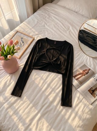 Top Crop Negro Manga Larga Cut-Out Romwe Talla M