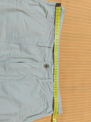 Pantalón cargo Bershka beige talla 40
