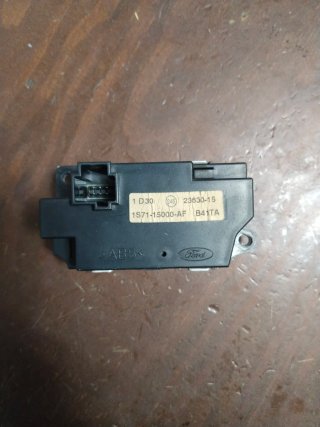 Reloj y Botones Ford Mondeo 2001