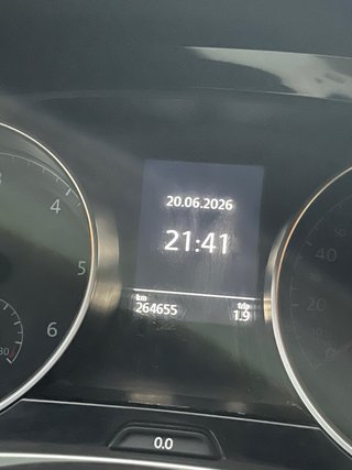 Volkswagen Touran 2017, muy cuidada