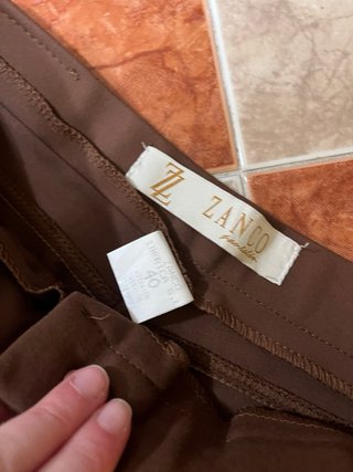 Pantalón elástico marrón de Zanco