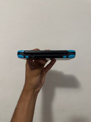 Nintendo 2DS XL Negra y Azul